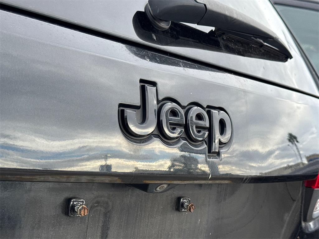 used 2015 Jeep Grand Cherokee car, priced at $13,990