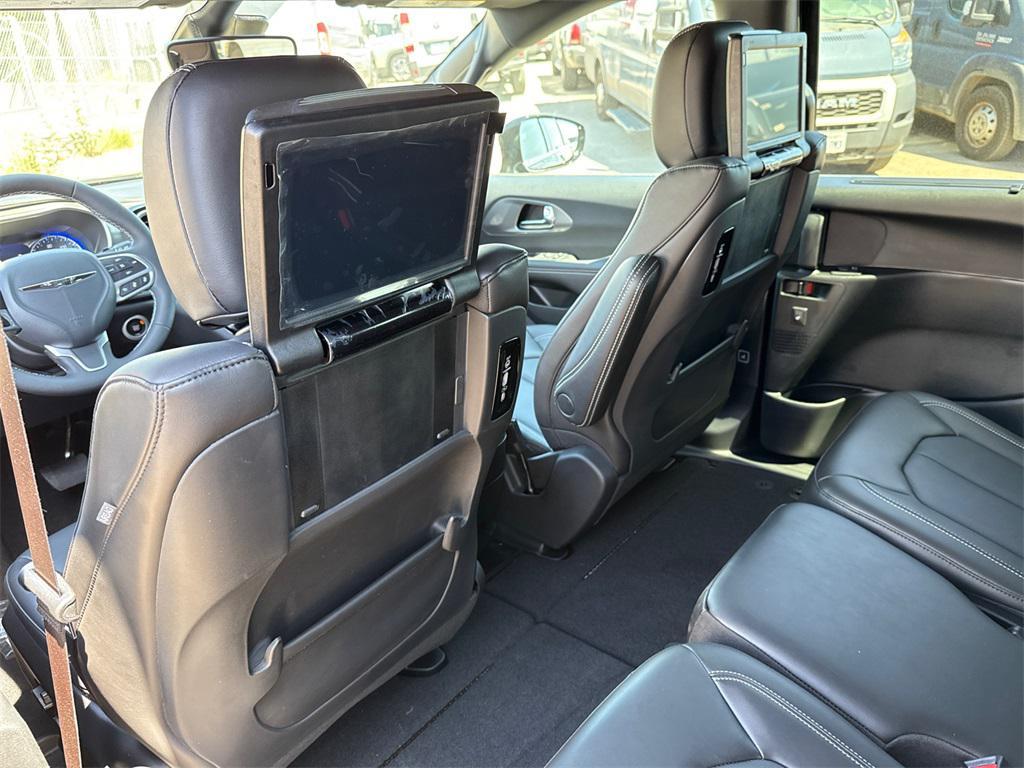 new 2025 Chrysler Pacifica car, priced at $42,370