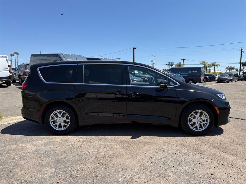 new 2025 Chrysler Pacifica car, priced at $42,370