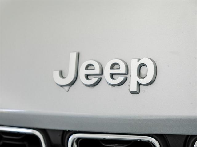 new 2024 Jeep Grand Cherokee car, priced at $37,175