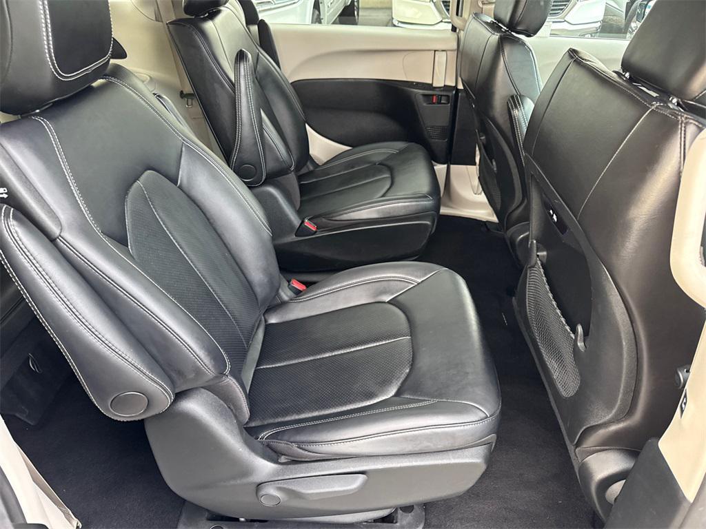 used 2024 Chrysler Pacifica Hybrid car, priced at $27,888