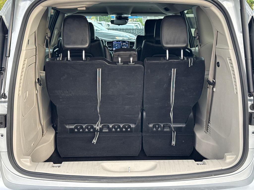 used 2024 Chrysler Pacifica Hybrid car, priced at $27,888