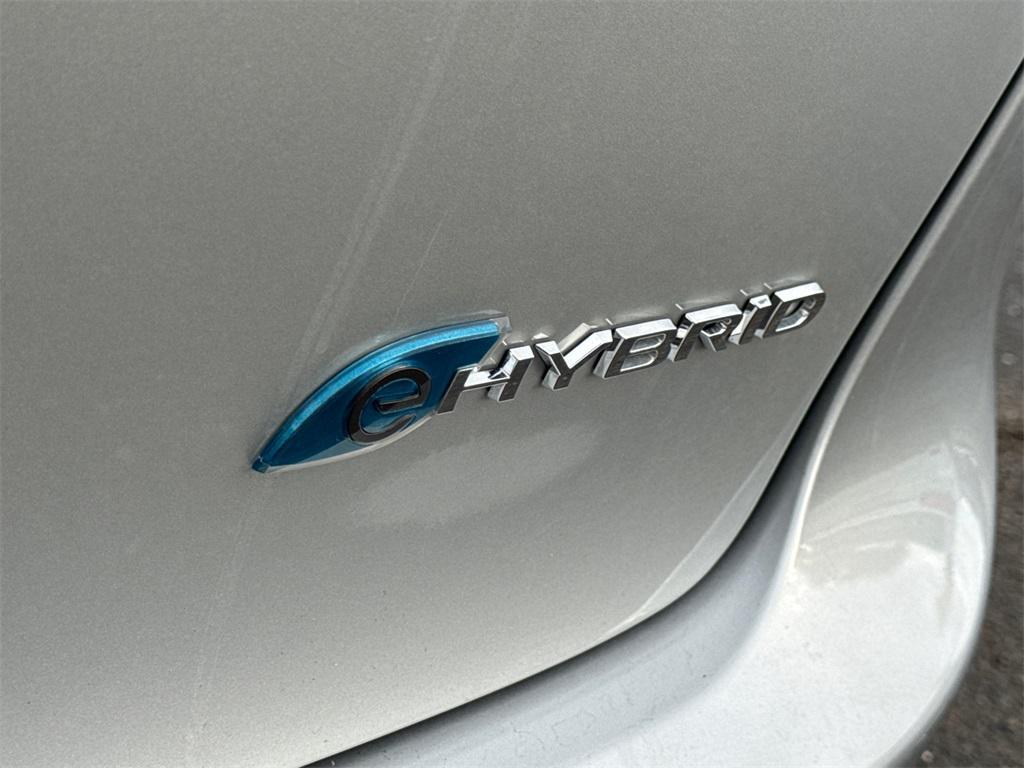 used 2024 Chrysler Pacifica Hybrid car, priced at $27,888