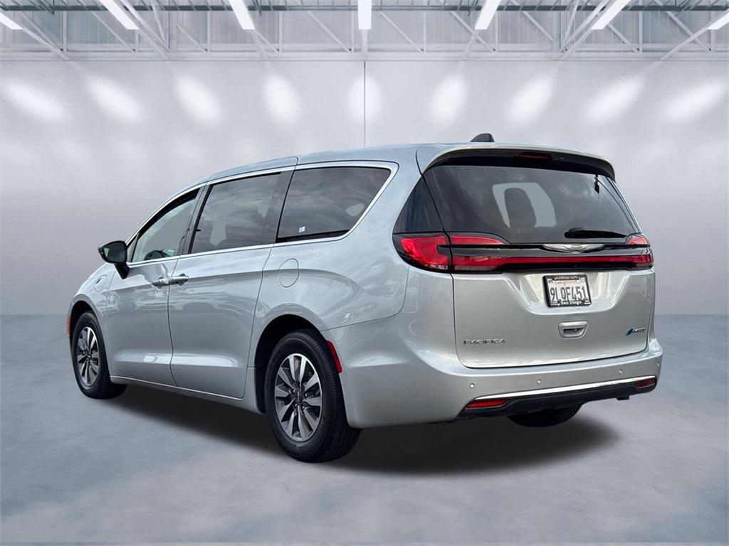 used 2024 Chrysler Pacifica Hybrid car, priced at $27,888