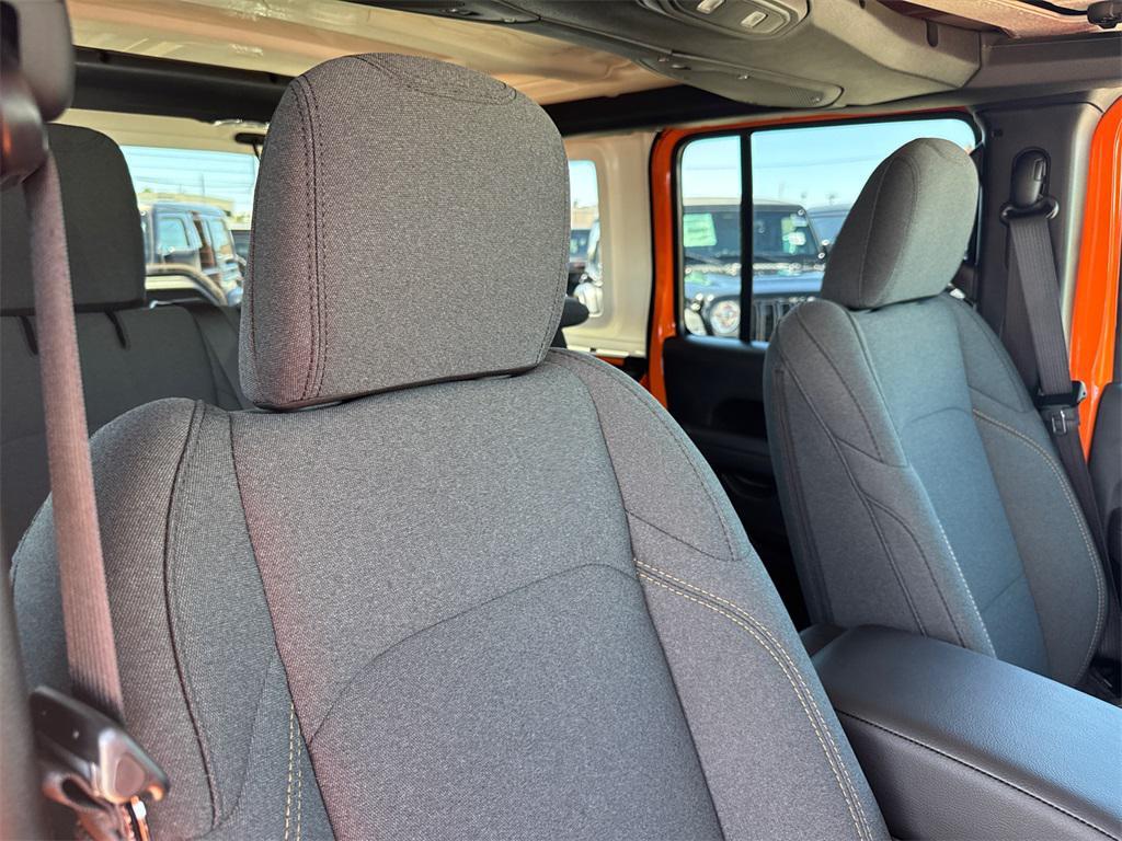 new 2025 Jeep Wrangler car, priced at $47,500