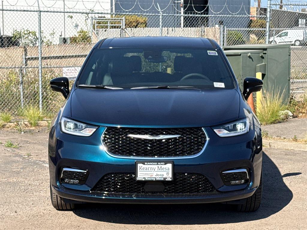 new 2025 Chrysler Pacifica car, priced at $48,960
