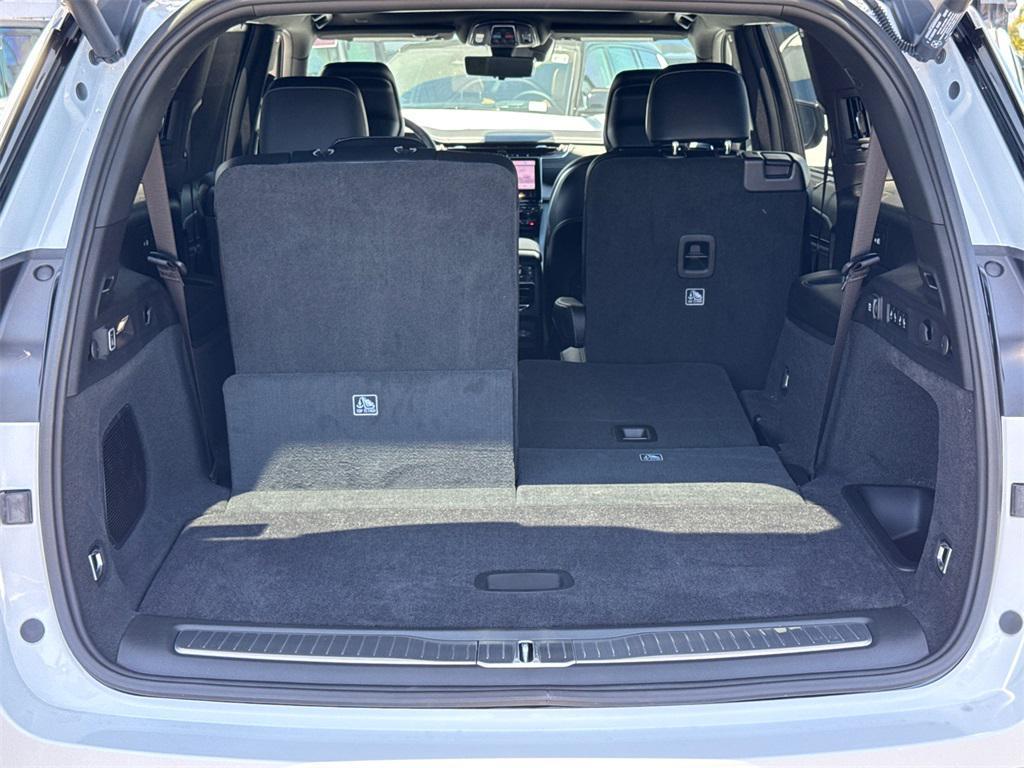 new 2025 Jeep Grand Cherokee L car, priced at $60,277