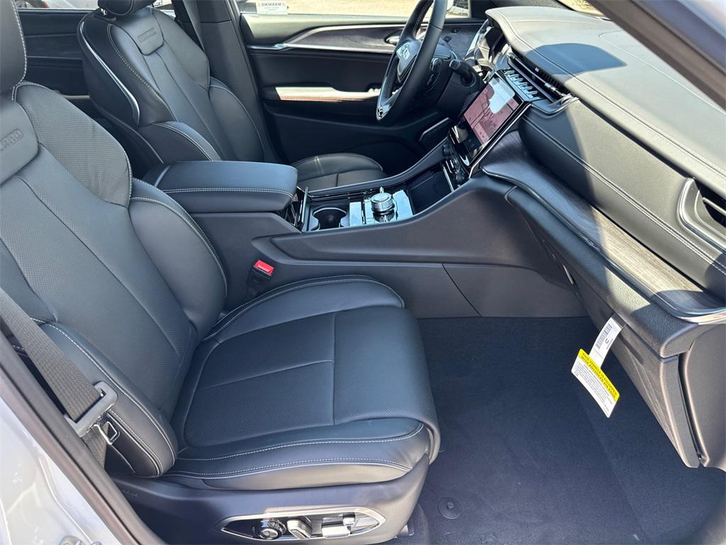 new 2025 Jeep Grand Cherokee L car, priced at $60,277