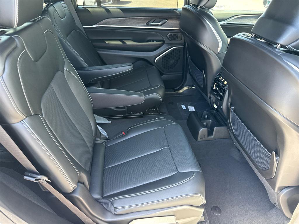 new 2025 Jeep Grand Cherokee L car, priced at $60,277