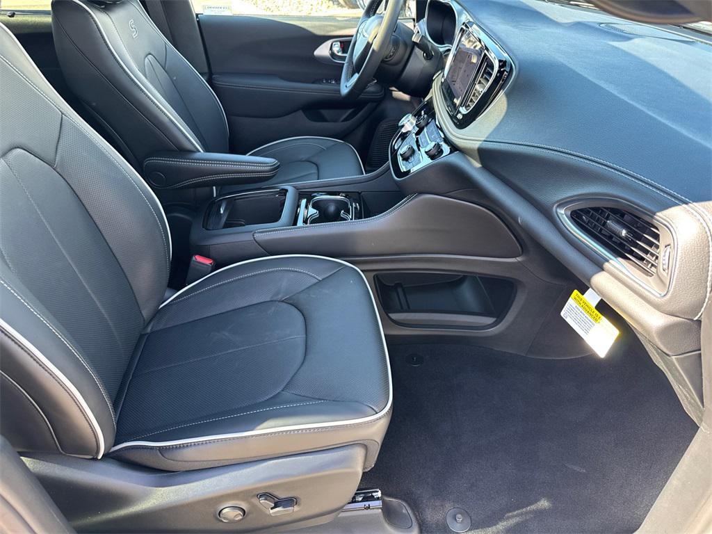 new 2026 Chrysler Pacifica car, priced at $56,810