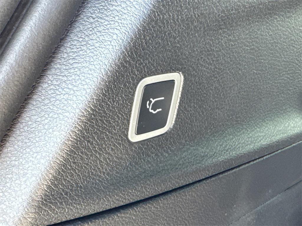 new 2026 Chrysler Pacifica car, priced at $56,810