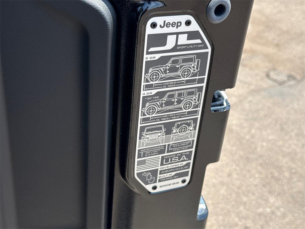 new 2025 Jeep Wrangler car, priced at $61,777