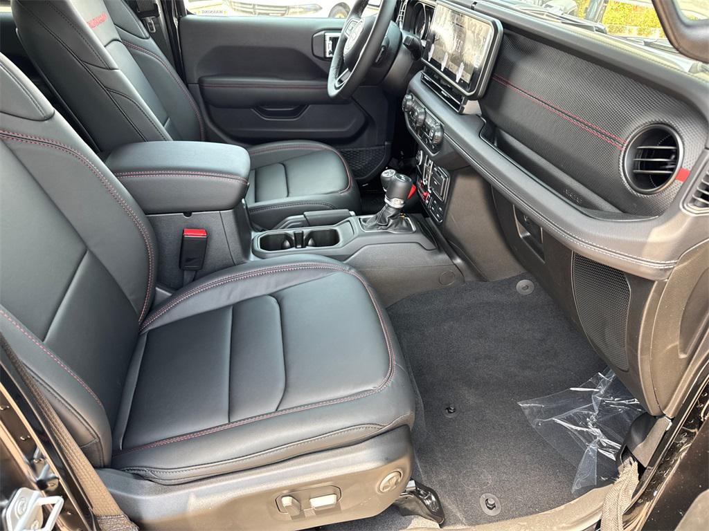 new 2025 Jeep Wrangler car, priced at $61,777