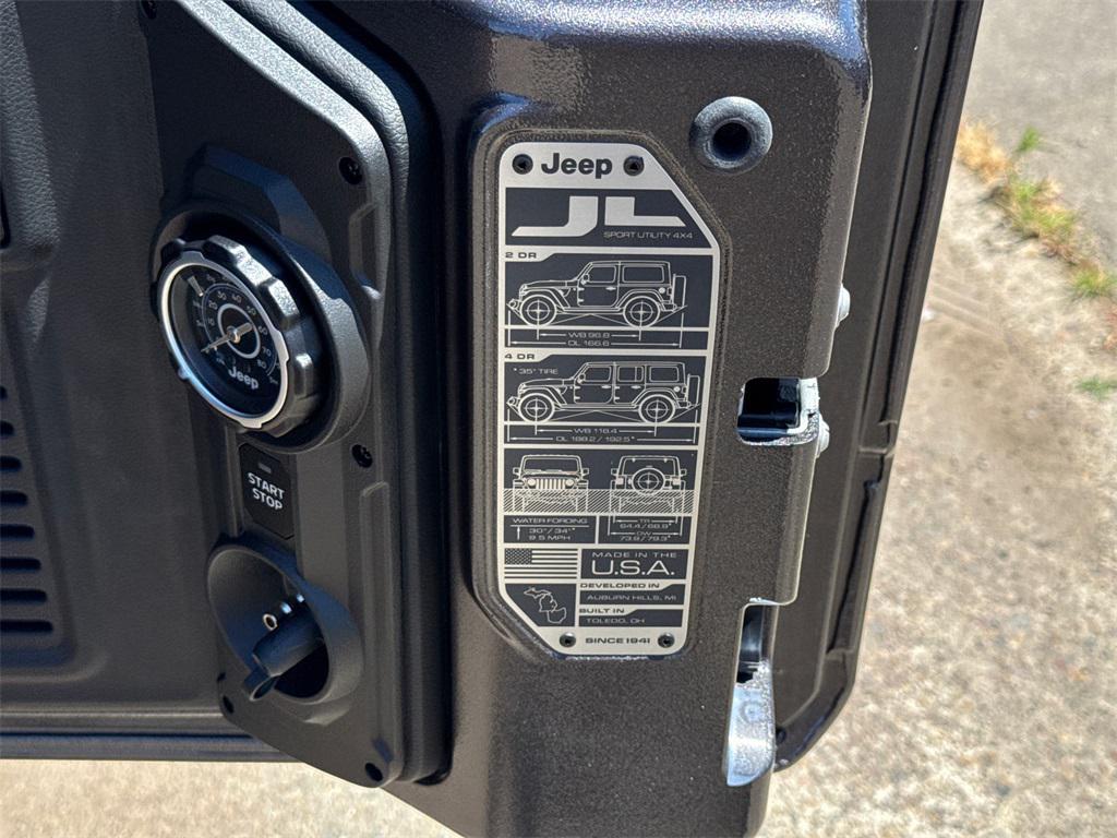 new 2025 Jeep Wrangler car, priced at $63,988