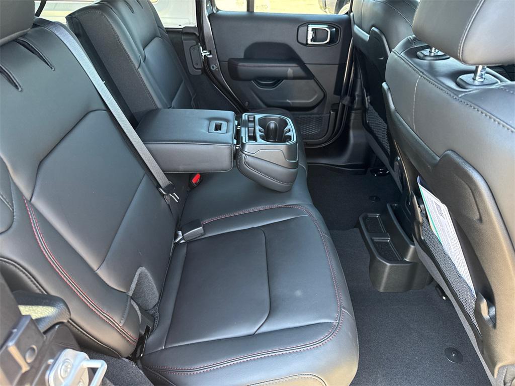 new 2025 Jeep Wrangler car, priced at $63,988