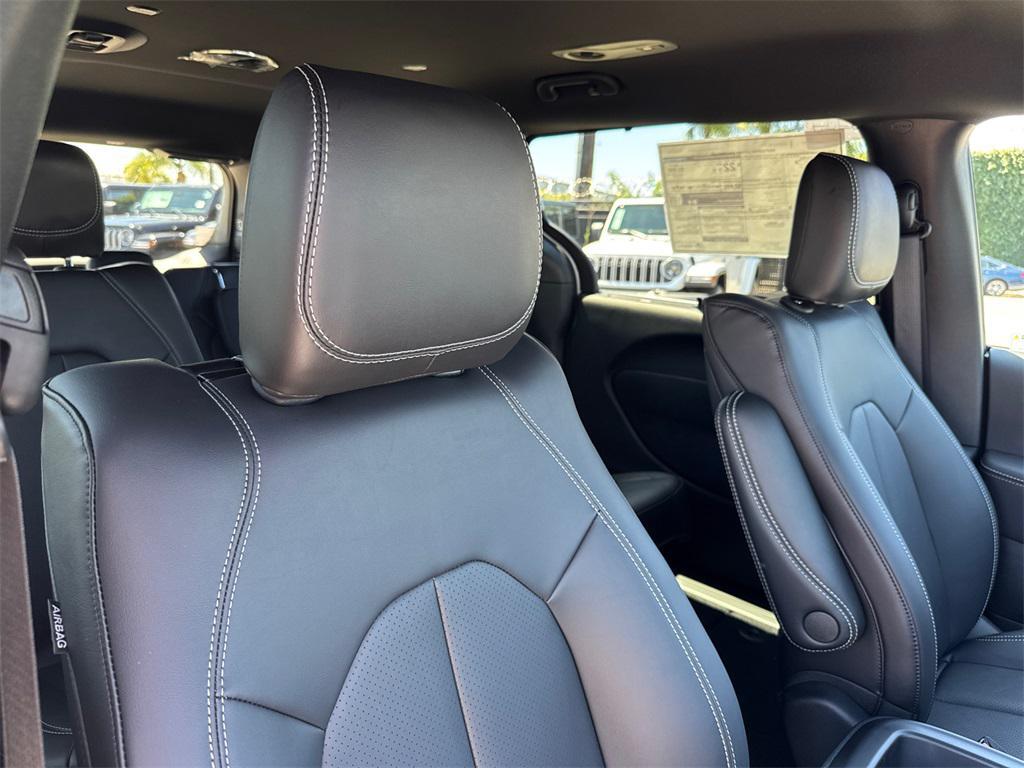 new 2025 Chrysler Pacifica car, priced at $48,795