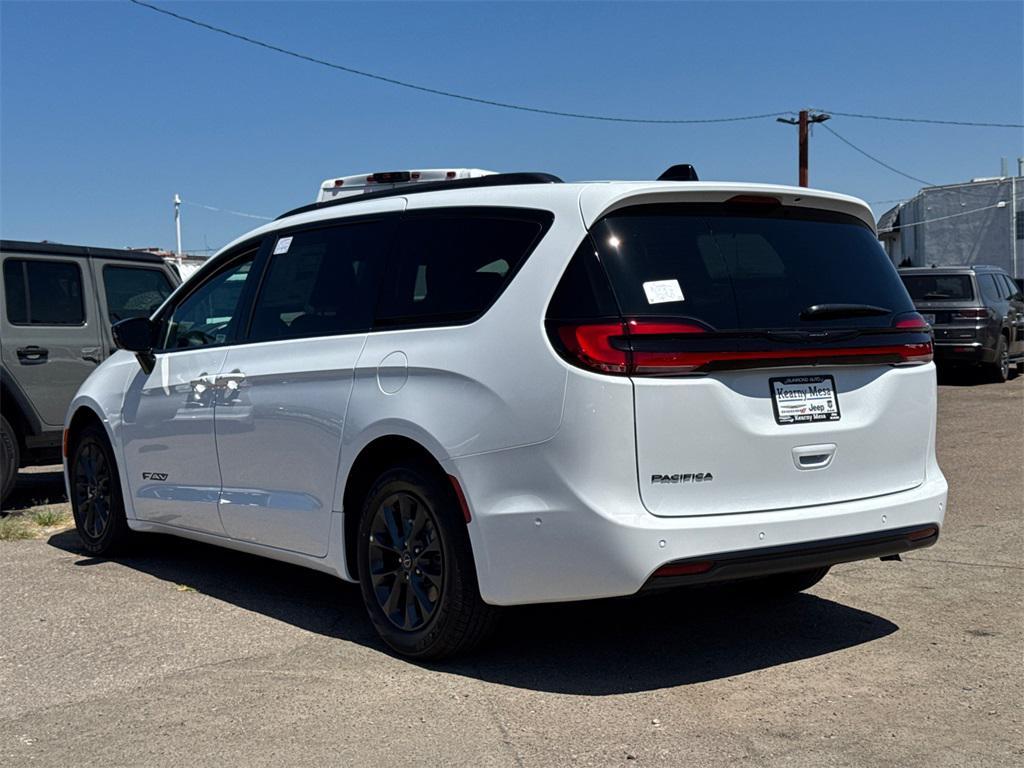 new 2025 Chrysler Pacifica car, priced at $48,795