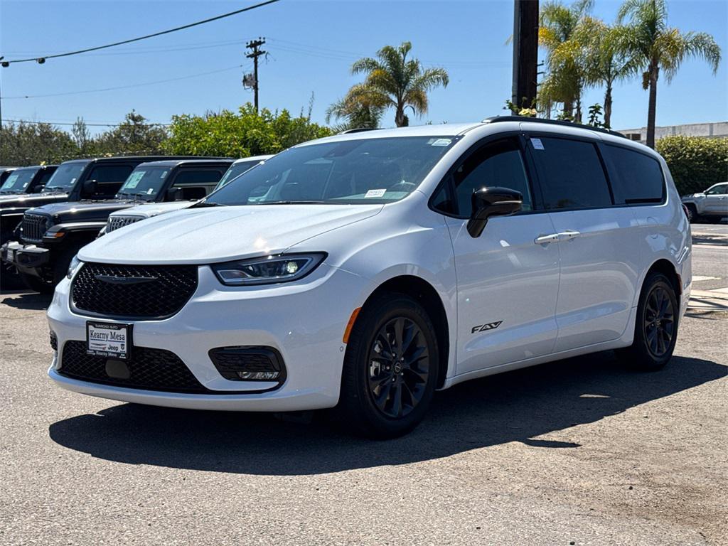 new 2025 Chrysler Pacifica car, priced at $48,795