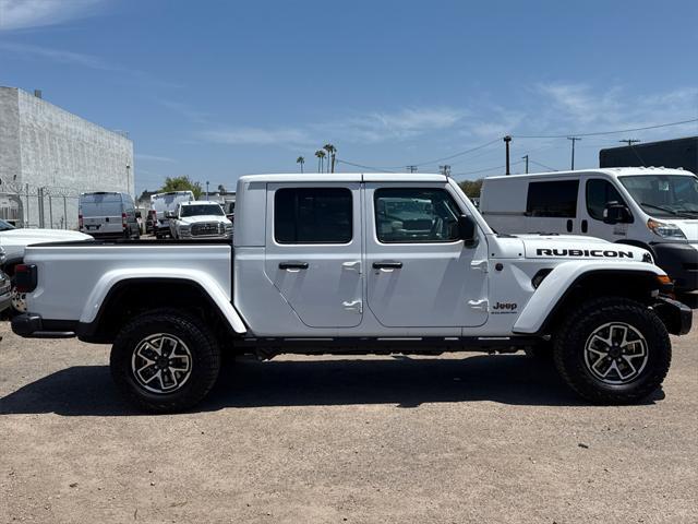 new 2025 Jeep Gladiator car, priced at $55,380