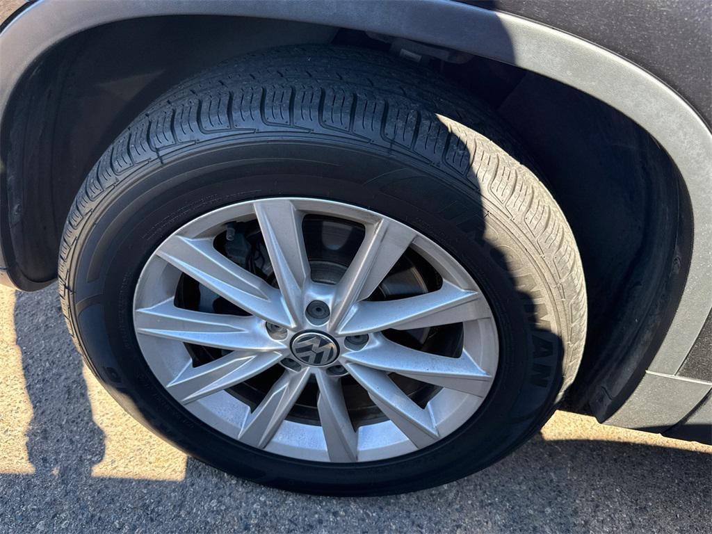 used 2017 Volkswagen Tiguan Limited car, priced at $9,995