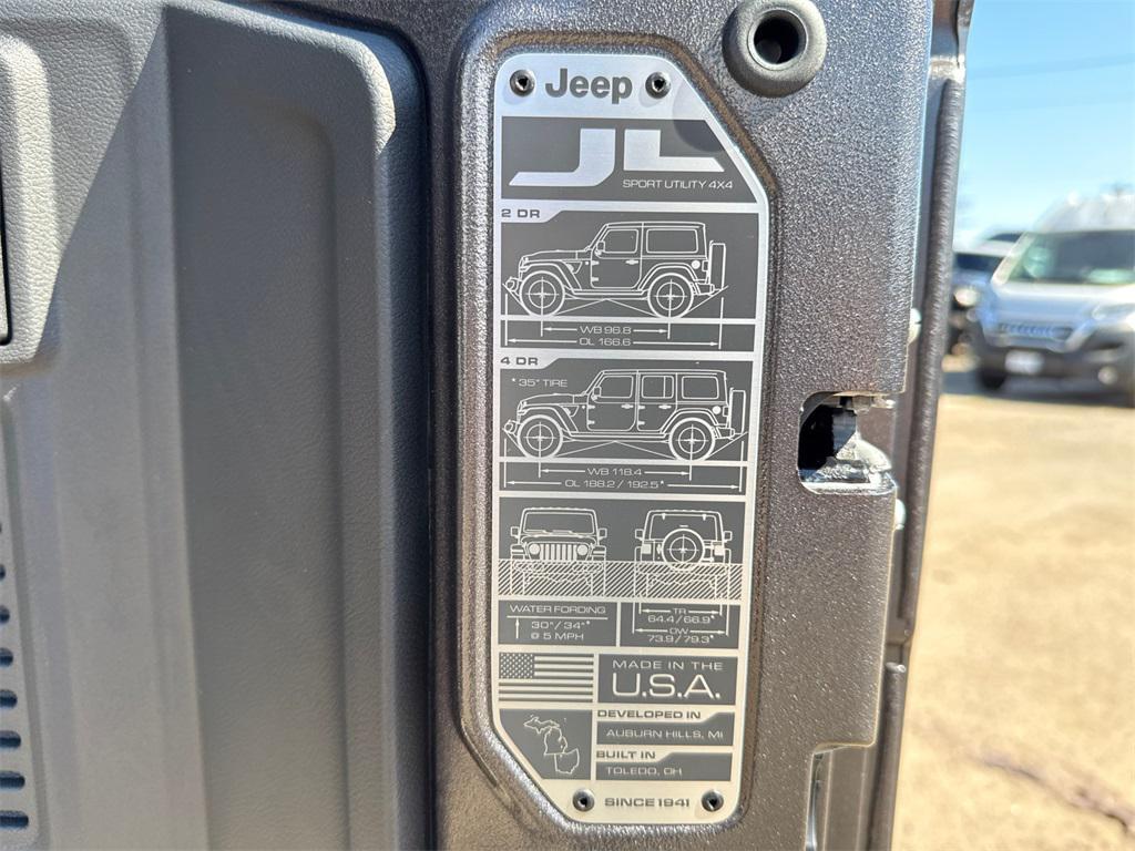 new 2025 Jeep Wrangler car, priced at $55,633