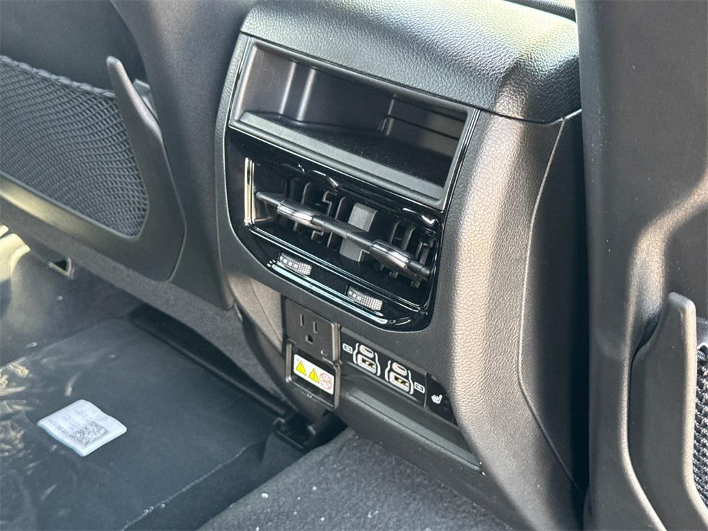 new 2025 Jeep Grand Cherokee car, priced at $49,885