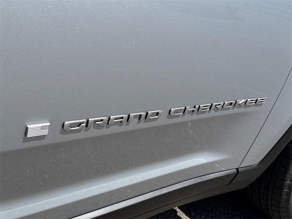 new 2025 Jeep Grand Cherokee car, priced at $49,885
