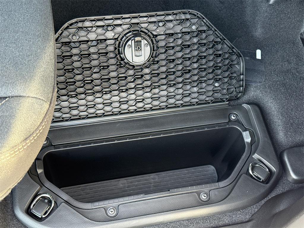 new 2025 Ram 1500 car, priced at $54,095