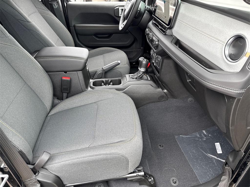 new 2025 Jeep Wrangler car, priced at $47,222