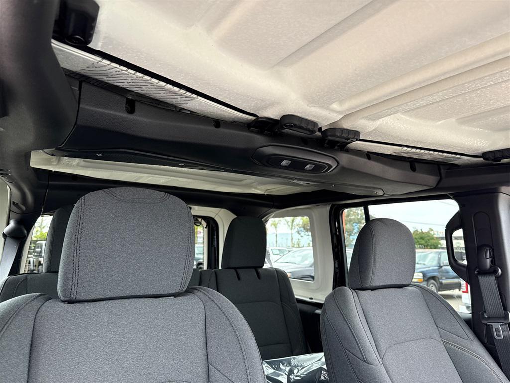 new 2025 Jeep Wrangler car, priced at $47,222