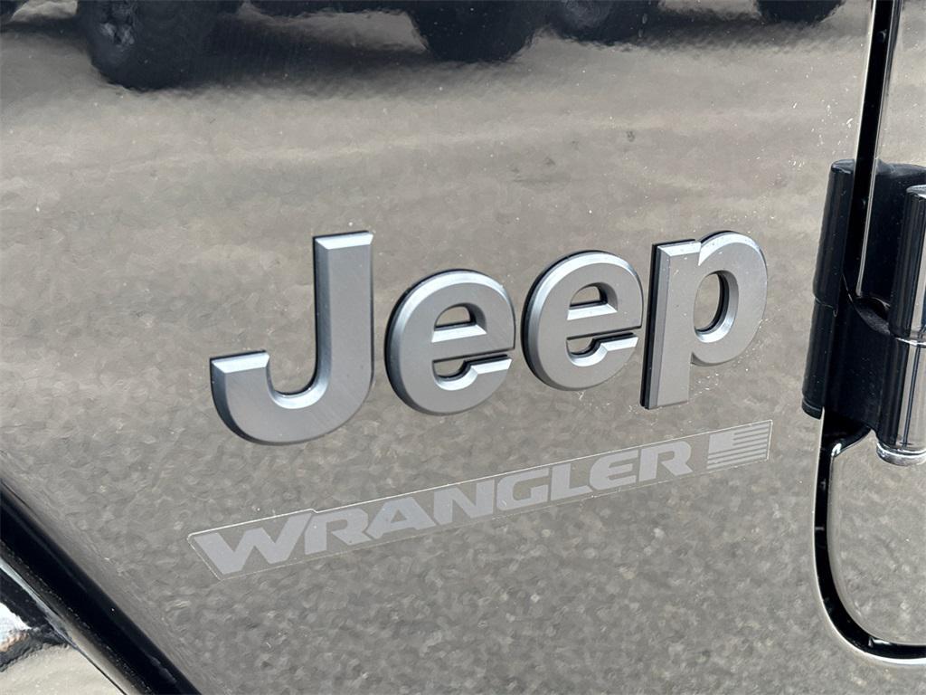 new 2025 Jeep Wrangler car, priced at $47,222