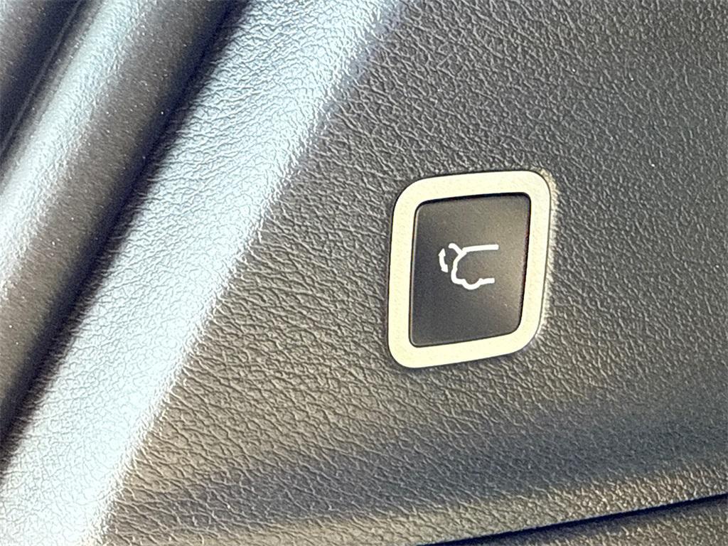 new 2025 Chrysler Voyager car, priced at $33,690