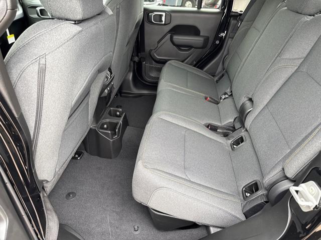 new 2025 Jeep Gladiator car, priced at $46,923