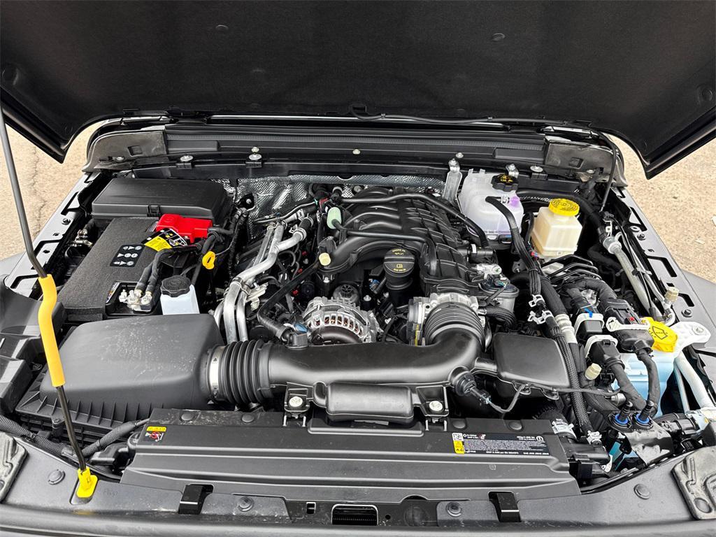new 2025 Jeep Gladiator car, priced at $45,502