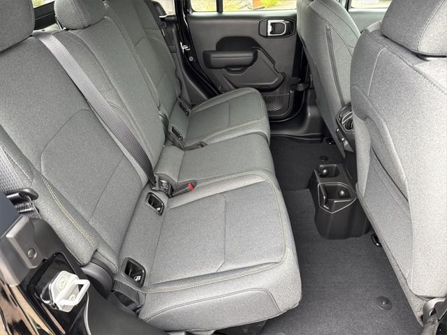 new 2025 Jeep Gladiator car, priced at $46,923