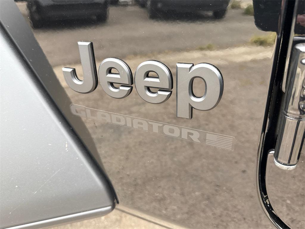 new 2025 Jeep Gladiator car, priced at $45,502