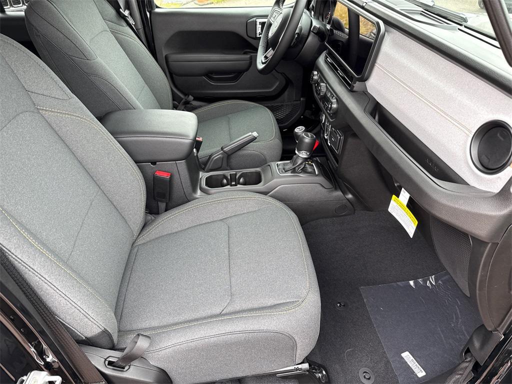 new 2025 Jeep Gladiator car, priced at $45,502