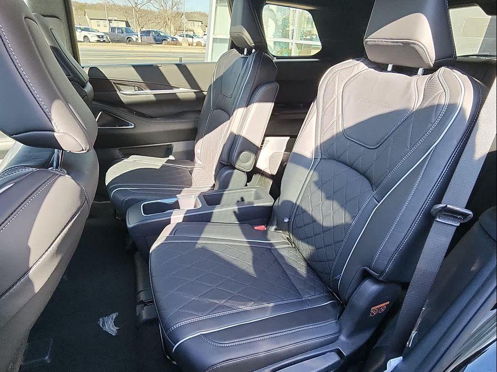 new 2025 INFINITI QX60 car, priced at $67,039