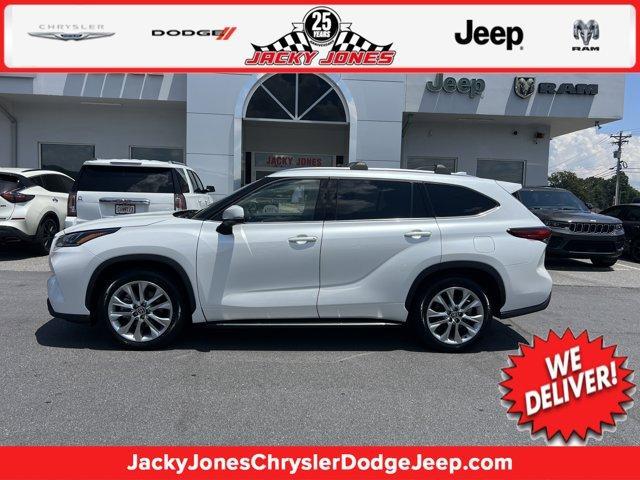 used 2022 Toyota Highlander Hybrid car, priced at $39,620