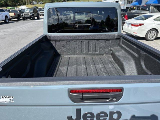 new 2024 Jeep Gladiator car, priced at $46,405