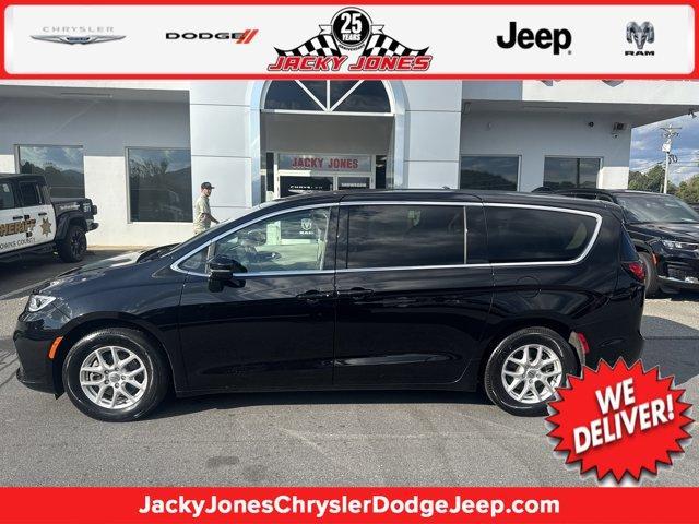 used 2024 Chrysler Pacifica car, priced at $39,871