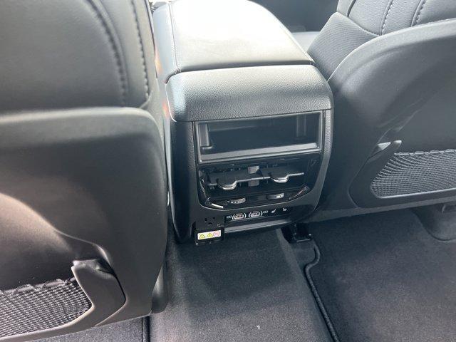 new 2025 Jeep Grand Cherokee car, priced at $49,227