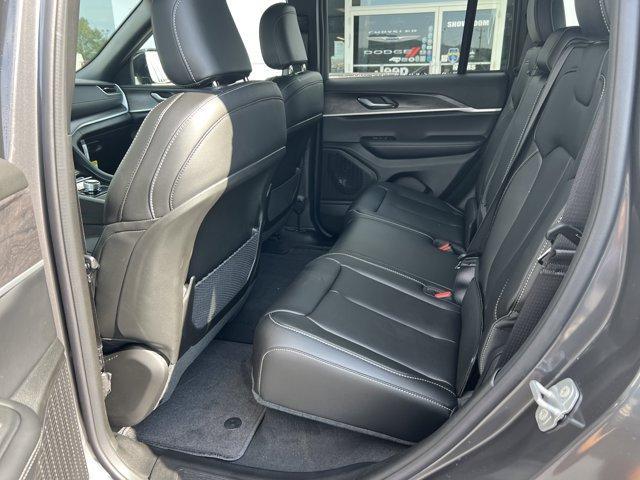 new 2025 Jeep Grand Cherokee car, priced at $49,227
