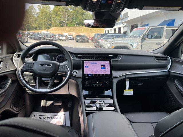 new 2025 Jeep Grand Cherokee car, priced at $49,227