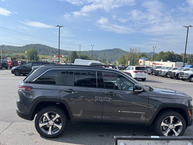 new 2025 Jeep Grand Cherokee car, priced at $49,227