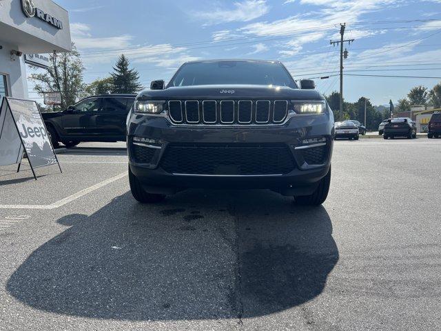 new 2025 Jeep Grand Cherokee car, priced at $49,227