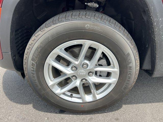 used 2025 Jeep Grand Cherokee car, priced at $37,550