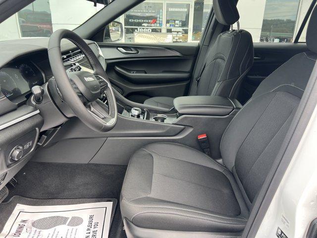 new 2025 Jeep Grand Cherokee car, priced at $42,867