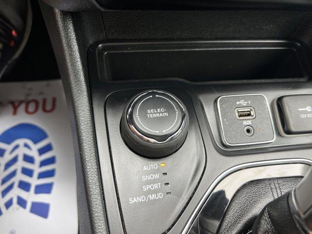 used 2023 Jeep Cherokee car, priced at $24,900