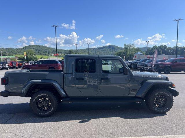 new 2025 Jeep Gladiator car, priced at $47,377